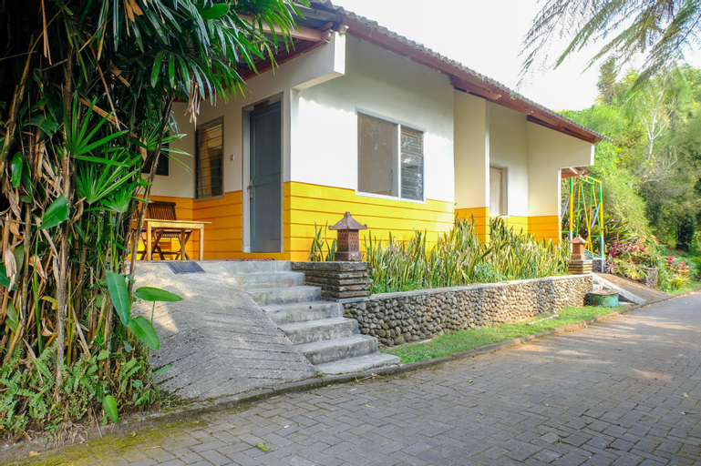Exterior & Views 28