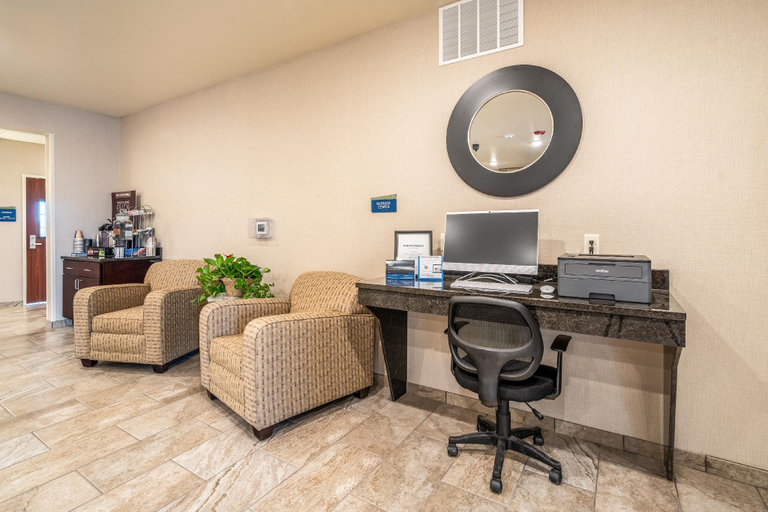 Public Area 2, Cobblestone Inn & Suites - Pine Bluffs, Laramie