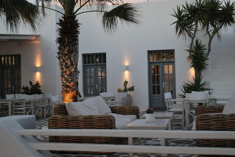 Public Area 2, Ippokampos Beachfront, South Aegean