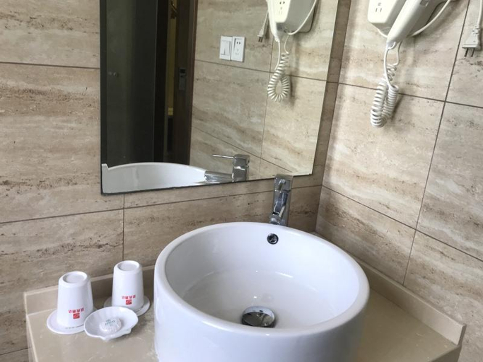Bathroom 4, Shell Shanghai  Minhang District Wenjing Road Metr, Shanghai