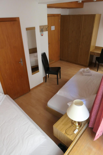 Bedroom 3, Hotel Franziskaner, Plessur