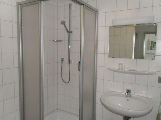 Bathroom 5, Hotel Gasthof Traube, Rems-Murr-Kreis