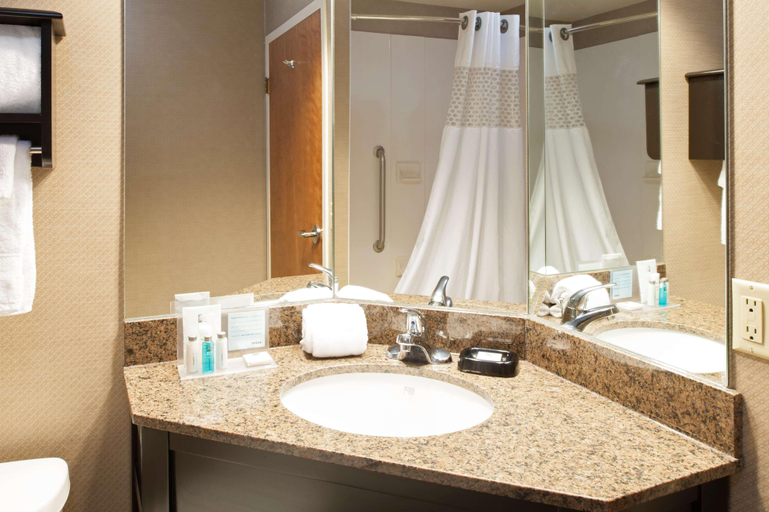 Bathroom 4, Spark By Hilton Stevensville, Berrien