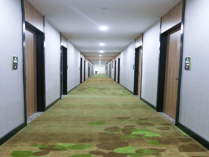 Shell Ningbo Gaoqiao Subway Station Hotel, Ningbo