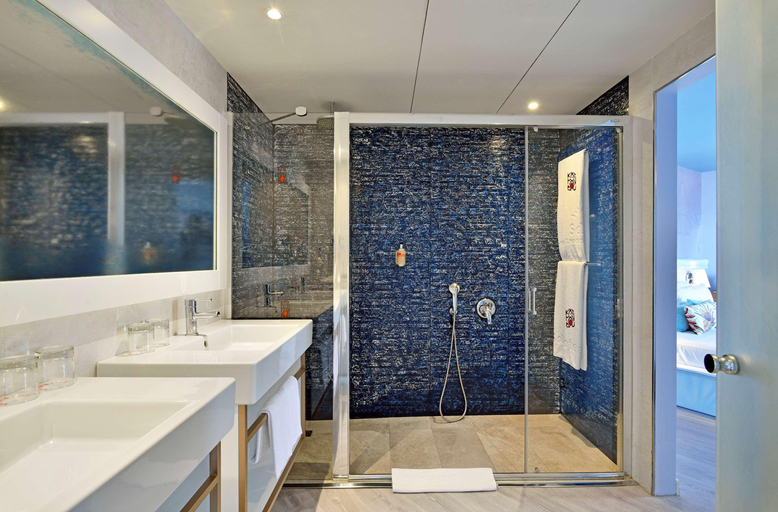Bathroom 5, Sol Katmandu Park & Resort, Baleares