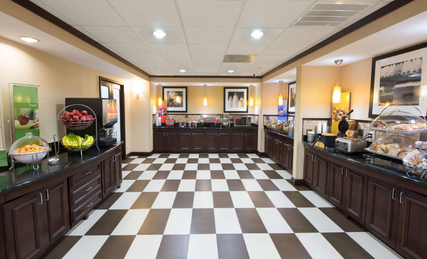 Food & Drinks 4, Hampton Inn & Suites Houston-Bush Intercontinental Aprt, Houston