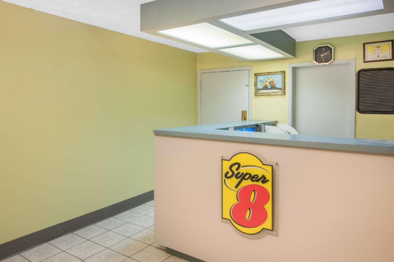 Public Area 2, Super 8 by Wyndham Wooster, Wayne