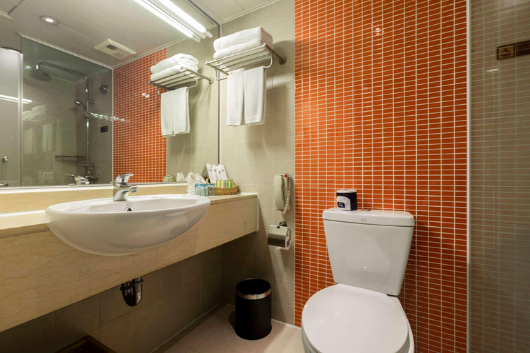 Bathroom 5, Days Inn Guangzhou, Guangzhou