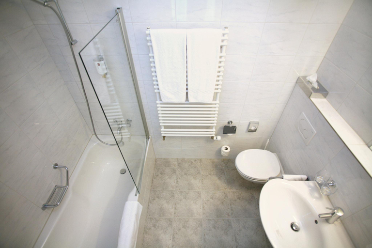 Bathroom 4, Central Hotel Post Chur, Plessur