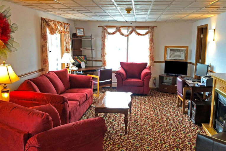 Public Area 2, Travelodge by Wyndham Escanaba, Delta