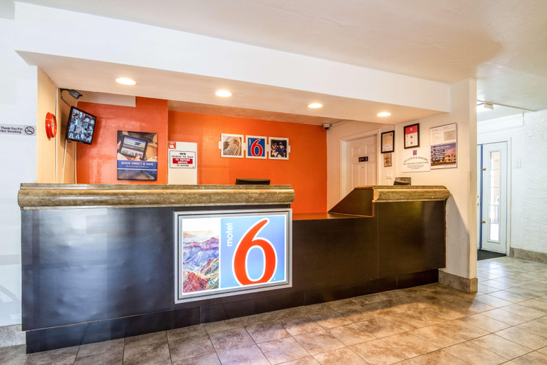 Public Area 2, Motel 6 Glendale, AZ, Maricopa