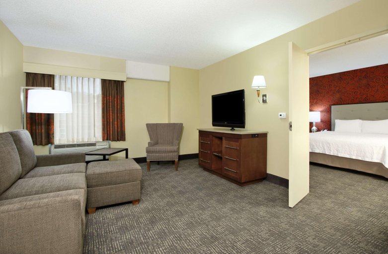 Bedroom 3, Hampton Inn & Suites Columbus-Downtown, Franklin