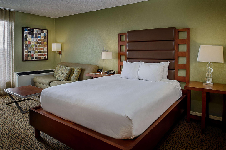 Bedroom 3, Doubletree Collinsville/St.Louis, Madison