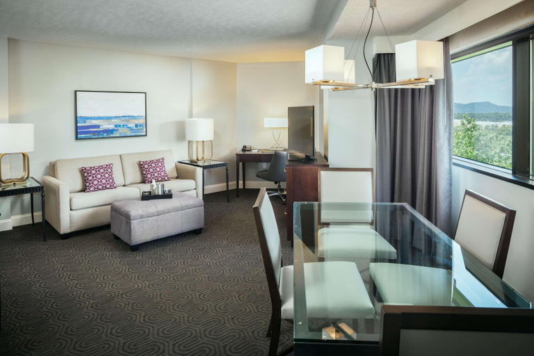 Bedroom 3, Hilton Brentwood/Nashville Suites, Williamson