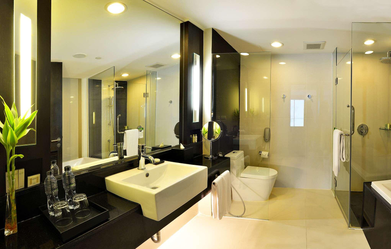 Bathroom 5, Radisson Suites Bangkok Sukhumvit, Wattana
