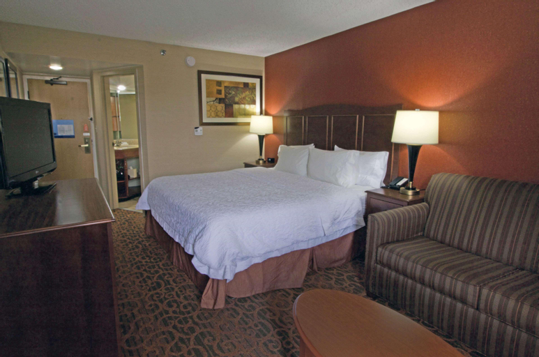 Bedroom 3, Hampton Inn Norfolk/Chesapeake (Greenbrier Area), Chesapeake