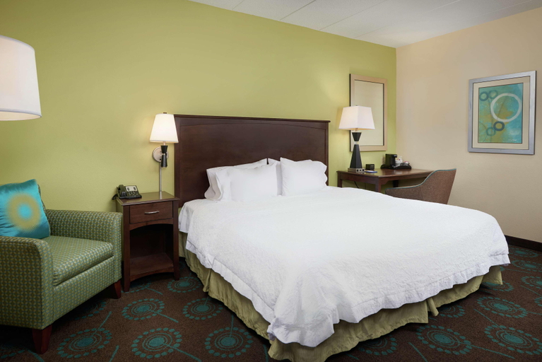 Bedroom 3, Hampton Inn Rehoboth Beach, Sussex