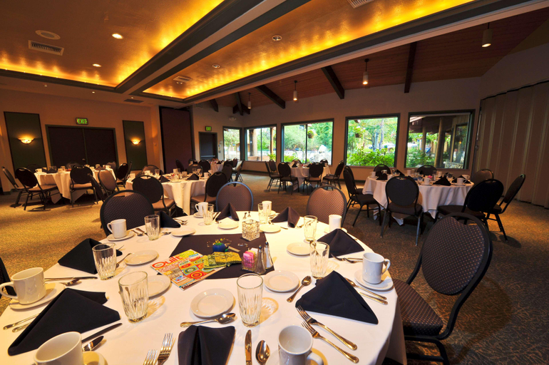 Food & Drinks 4, Shilo Inn Suites Bend, Deschutes