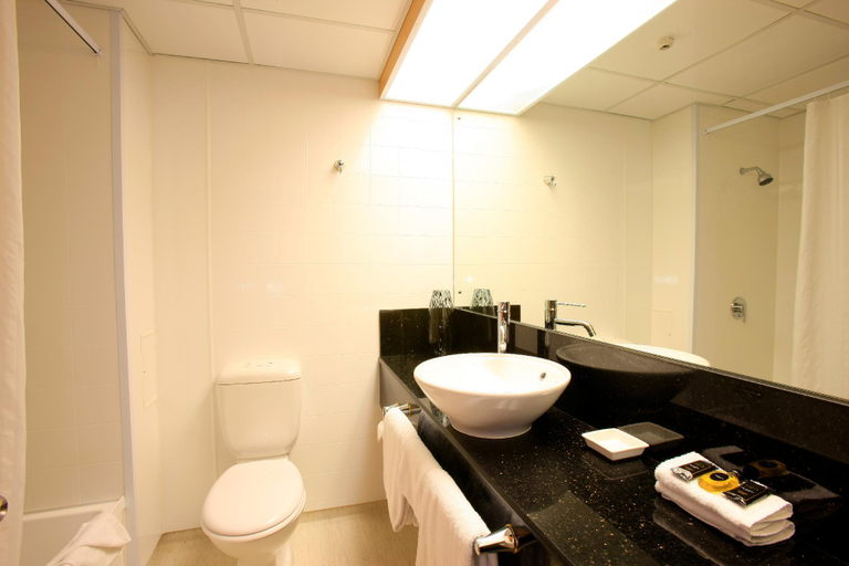 Bathroom 4, Distinction Luxmore Hotel, Southland