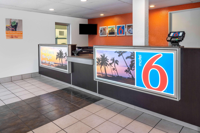 Public Area 2, Motel 6 Ventura Beach, Ventura