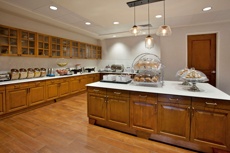 Food & Drinks 5, Hampton Inn & Suites Austin-Downtown/Convention Ce, Travis