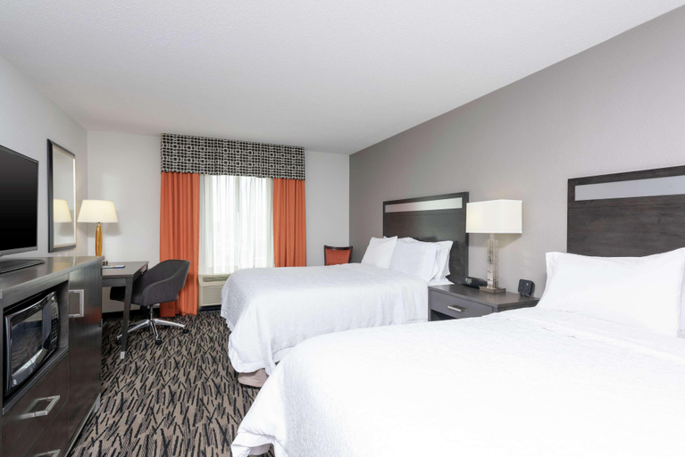 Bedroom 3, Hampton Inn Akron-South, Summit