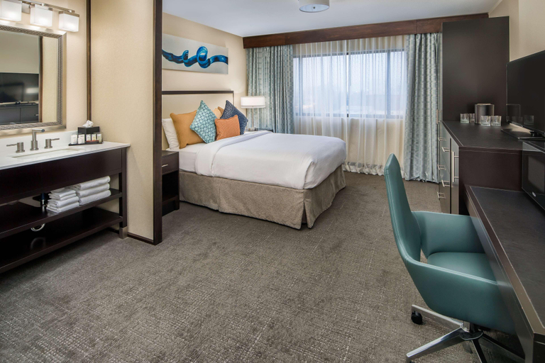 Bedroom 3, Embassy Suites Seattle Tacoma International, Tukwila