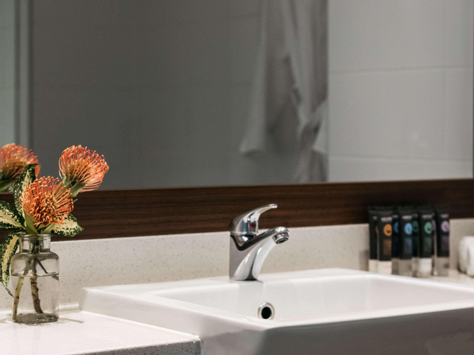 Bathroom 9