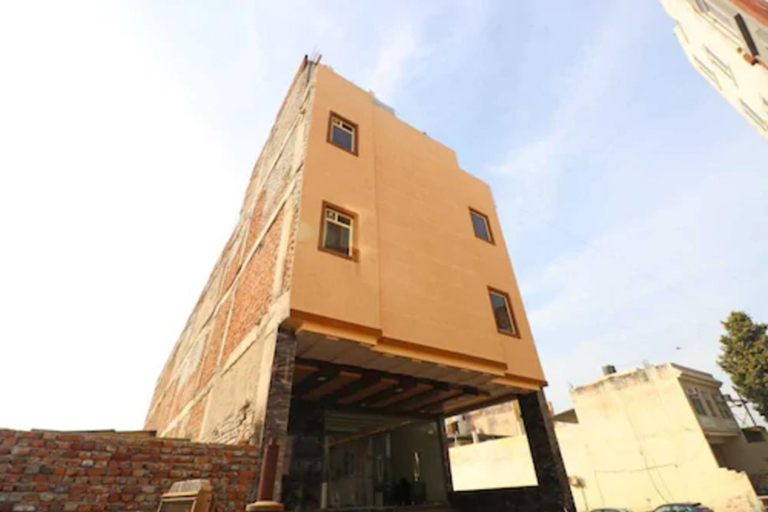 Exterior view 2, Hotel Big Dream Inn, Agra