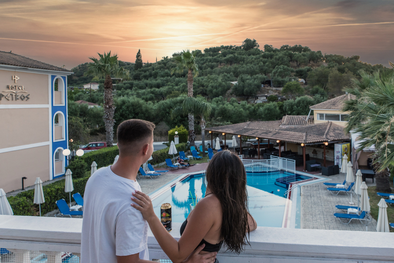 Others 5, Petros, Ionian Islands