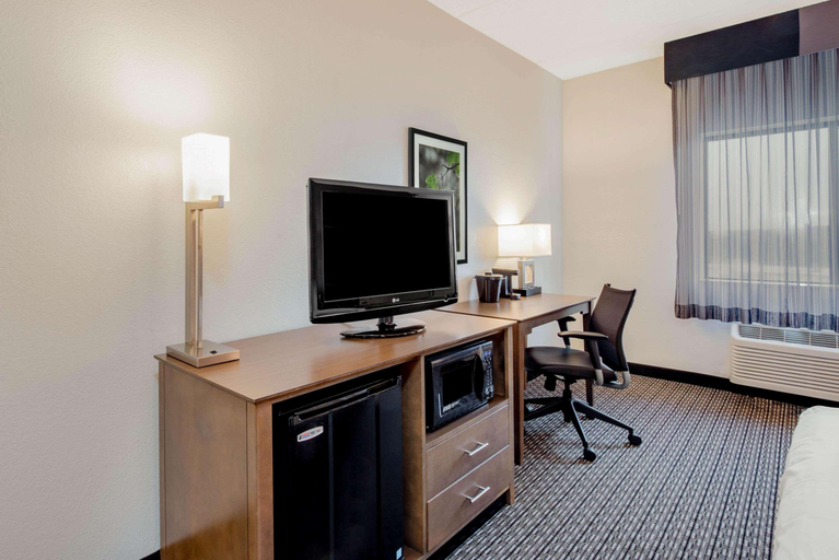 Bedroom 4, La quinta by wyndham baltimore bwi airport, Anne Arundel