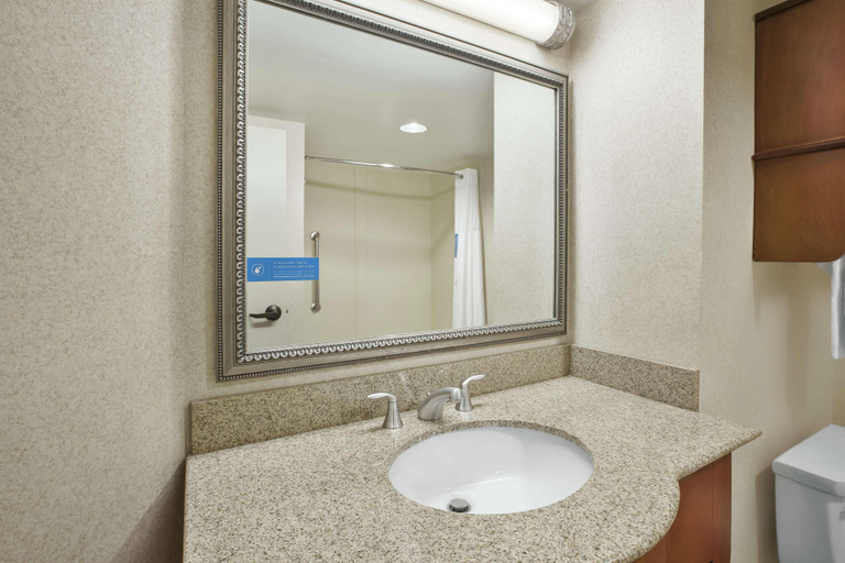 Bathroom 3, Hampton Inn Richmond-West, Henrico