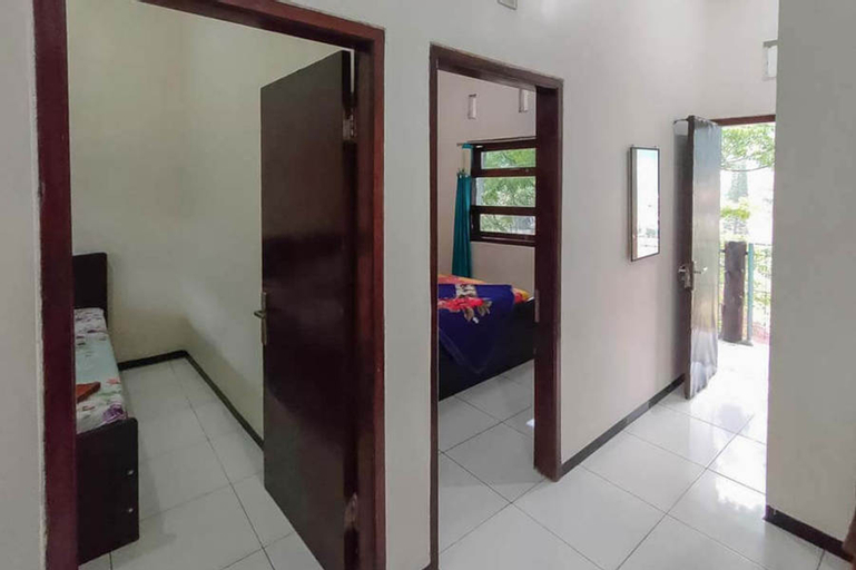 Public Area 5, Villa Ghazani 4 at Desa Wisata Songgokerto, Malang