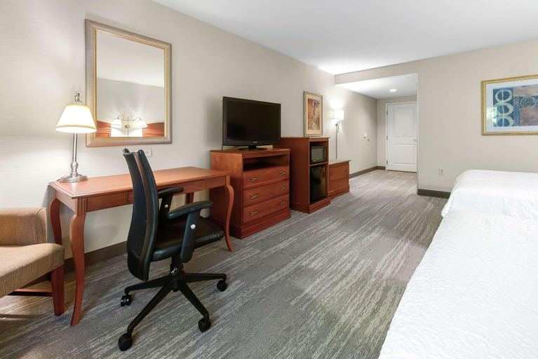 Bedroom 3, Hampton Inn & Suites North Conway, Carroll