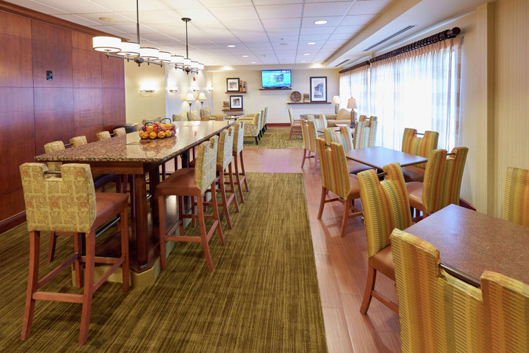Food & Drinks 5, Hampton Inn Massillon, Stark