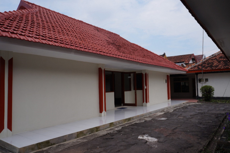 Exterior & Views 1, Hotel LPP Mliwis, Sleman