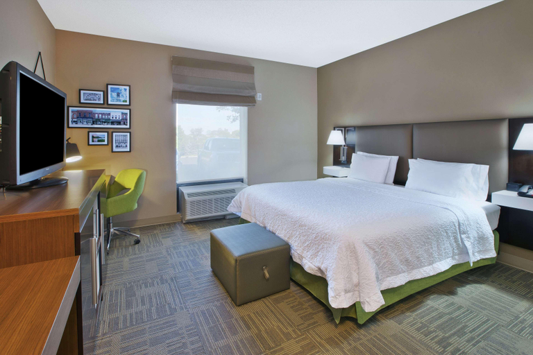 Bedroom 3, Hampton Inn By Hilton Commerce Novi, Oakland