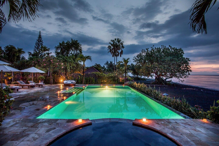 Sport & Beauty 4, FiveBDR Lovina Beachfront Luxury Private Villa+BBQ, Buleleng