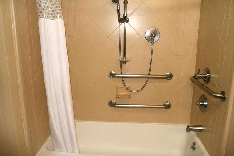 Bathroom 4, Hampton Inn & Suites Liberal, Seward