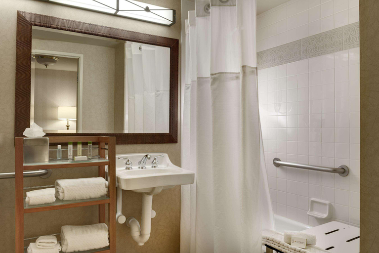 Bathroom 5, DoubleTree Suites by Hilton Hotel Phoenix, Maricopa