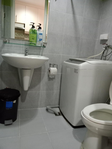 Bathroom 3, Vangie's Place Sea Residences, Pasay City