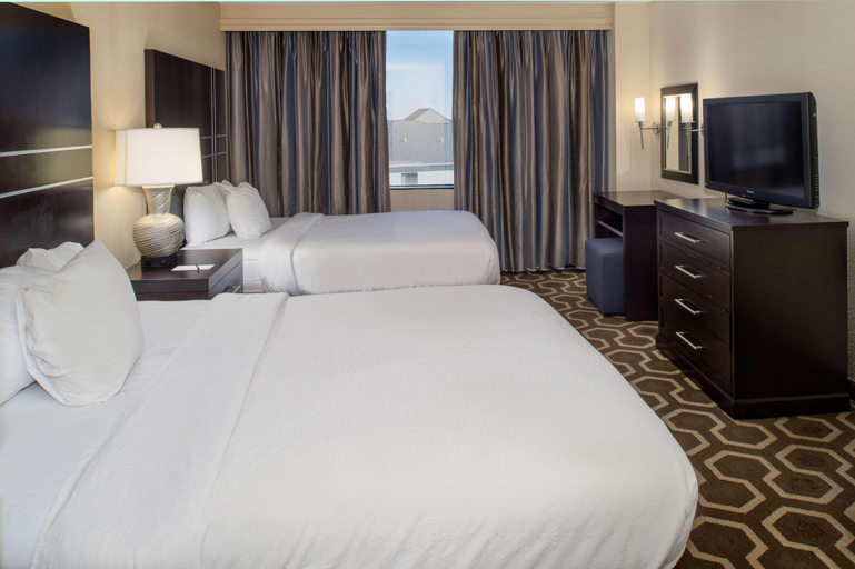 Bedroom 3, Embassy Suites by Hilton St. Louis Airport, Saint Louis
