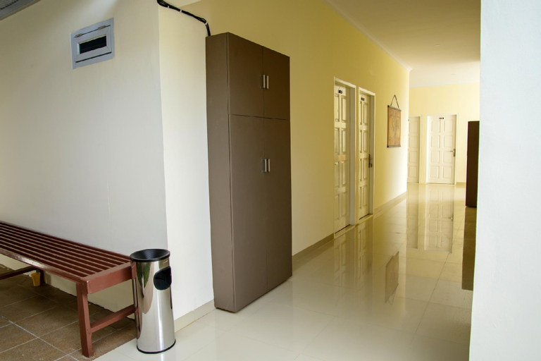 Clean Simple Room 2 @ R & S Living (Muhrim Only), Pekanbaru
