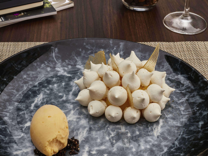 Food & Drinks 6