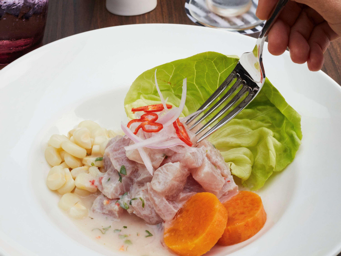 Food & Drinks 9
