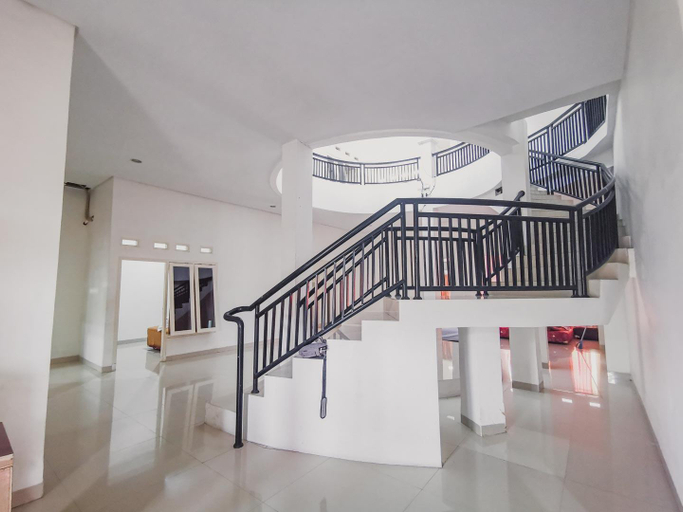 Public Area 2, RedDoorz near Universitas Lampung 2, Bandar Lampung