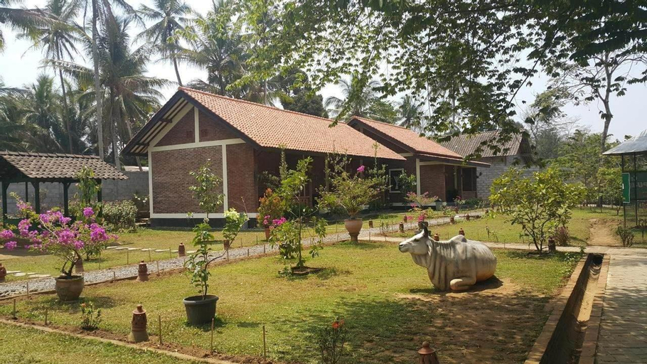 Exterior & Views 2, Superior Double Bed for 2 at Rumah Cartra 3, Magelang