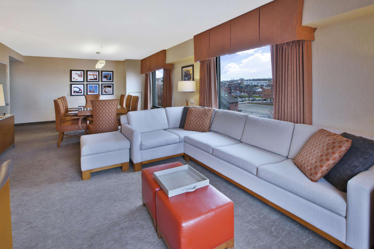 Public Area 2, Hilton Garden Inn Portland Downtown Waterfront, Cumberland