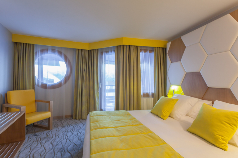 Bedroom 3, Le Royal Ours Blanc Hotel Spa, Isère