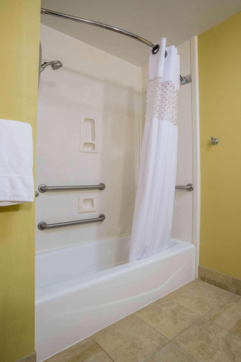 Bathroom 4, Hampton Inn Somerset, KY, Pulaski